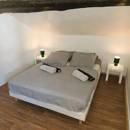 Le Petit Attique De
